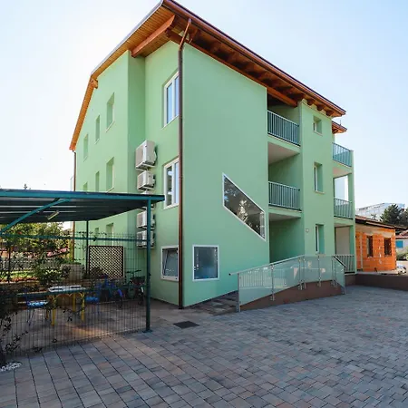 Malerisches Nur 280 Meter Zum Mit Grill, Klima, Wifi Apartamento Umago